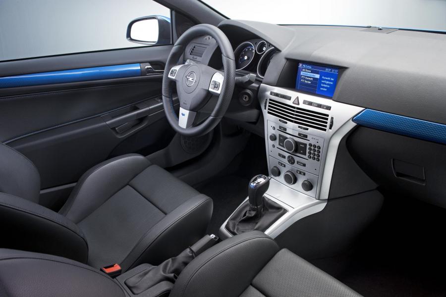  Opel Astra OPC 2006 года  (фото 3 из 44)